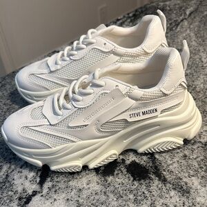 Steve Madden Possessive Women's White Sneakers